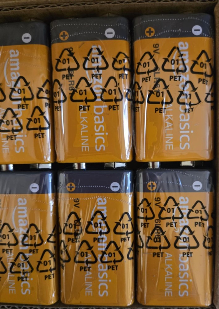 AmazonBasics 8-Pack 9V Alkaline Batteries for Everyday Use-image