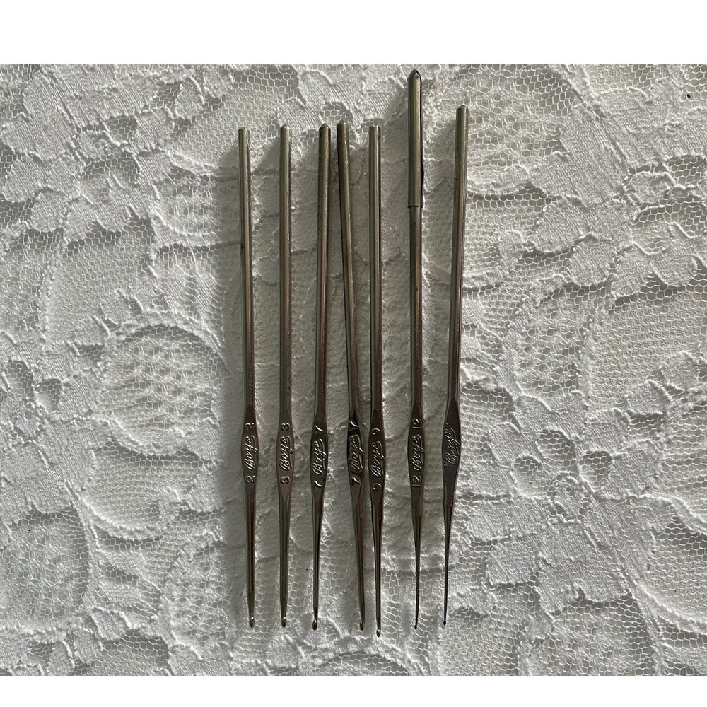 Vintage Boye steel crochet hooks Lot - Assorted Sizes 2, 3, 7, 9, 12