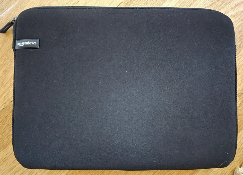 AmazonBasics 15-15.6 Inch Laptop Sleeve for Protection and Portability-image