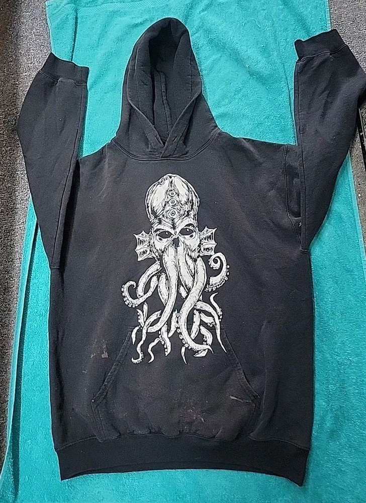 Hot Topic Black Cthulhu Octopus Monster Hoodie for Men - Horror Goth Style  -image