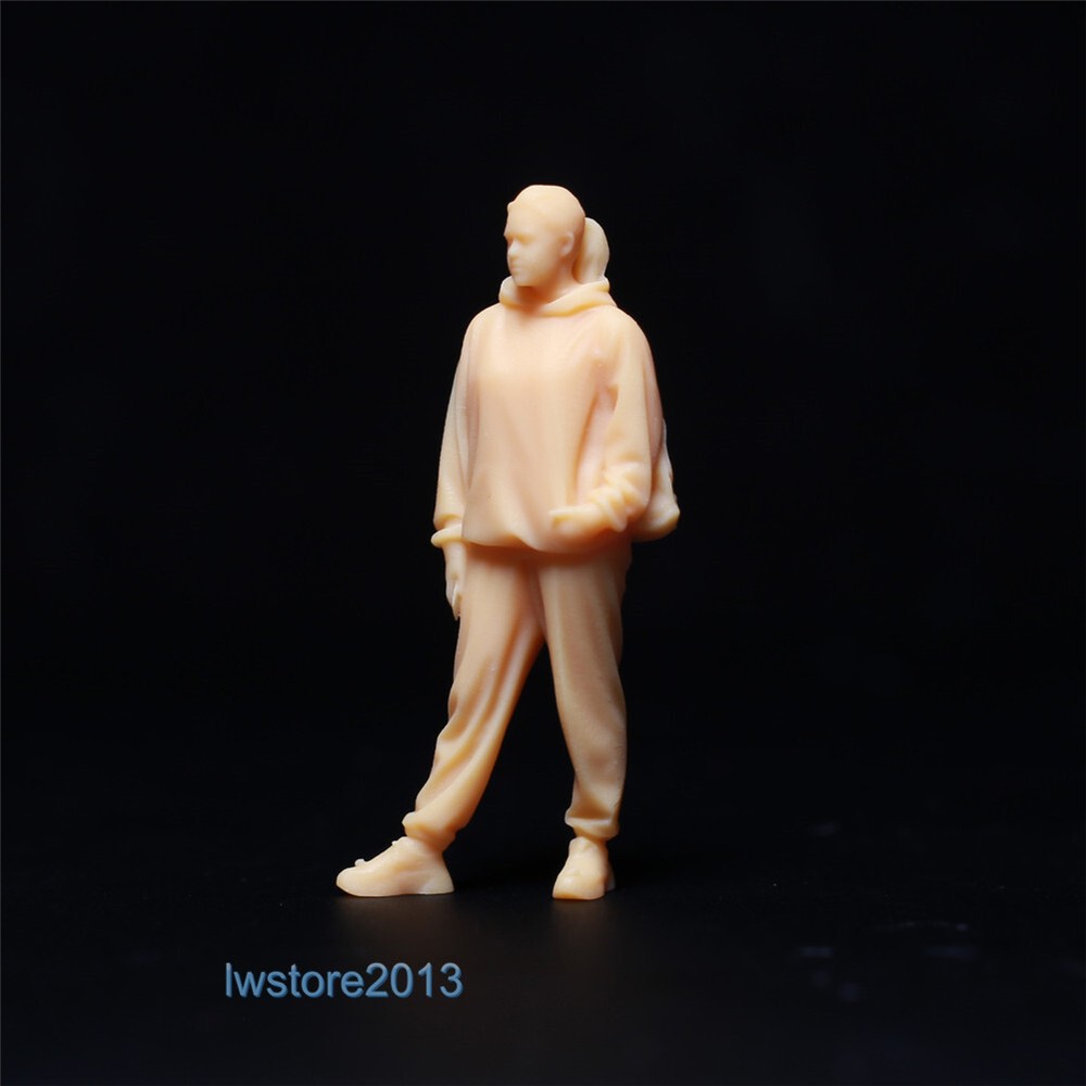 1/64 Scale Miniature Hoodie Girl Model for Car Scenes & Dioramas