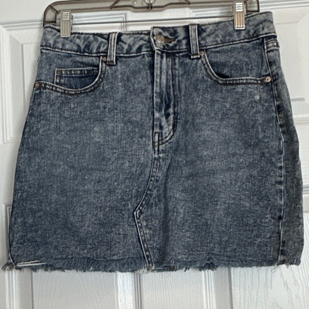 Wild Fable Women's Blue Denim Mini Skirt 6 Frayed Hem Pockets