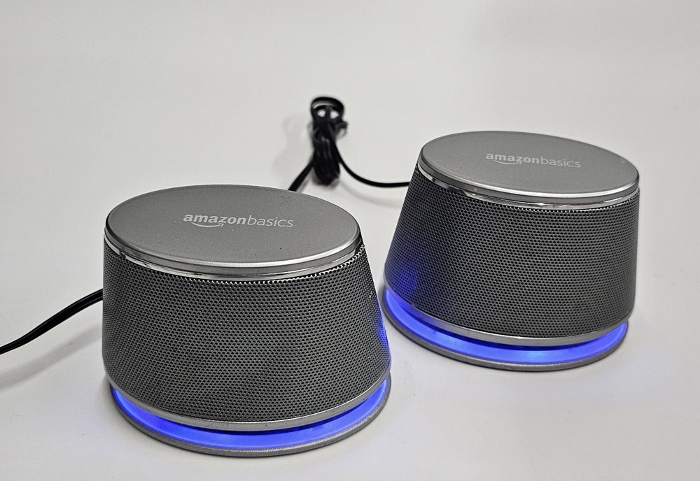 AmazonBasics V620SILVER USBPowered Computer Speakers with Dynamic Sound set of 2-image