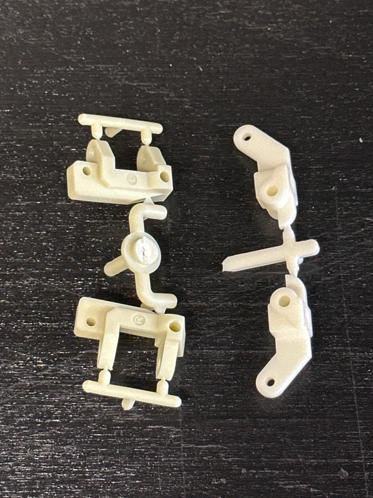 NEW TEAM ASSOCIATED RC10 JAY HALSEY EDITION Steering blocks and caster blocks