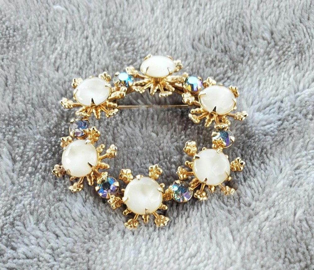 Vintage Wreath Brooch Faux Pearls & Aurora Borealis Crystals Gold Tone Pin