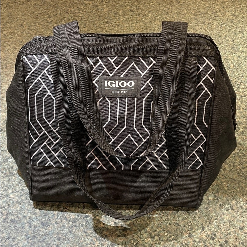 Igloo Black and White Pattern Insulated Handled Lunch Bag