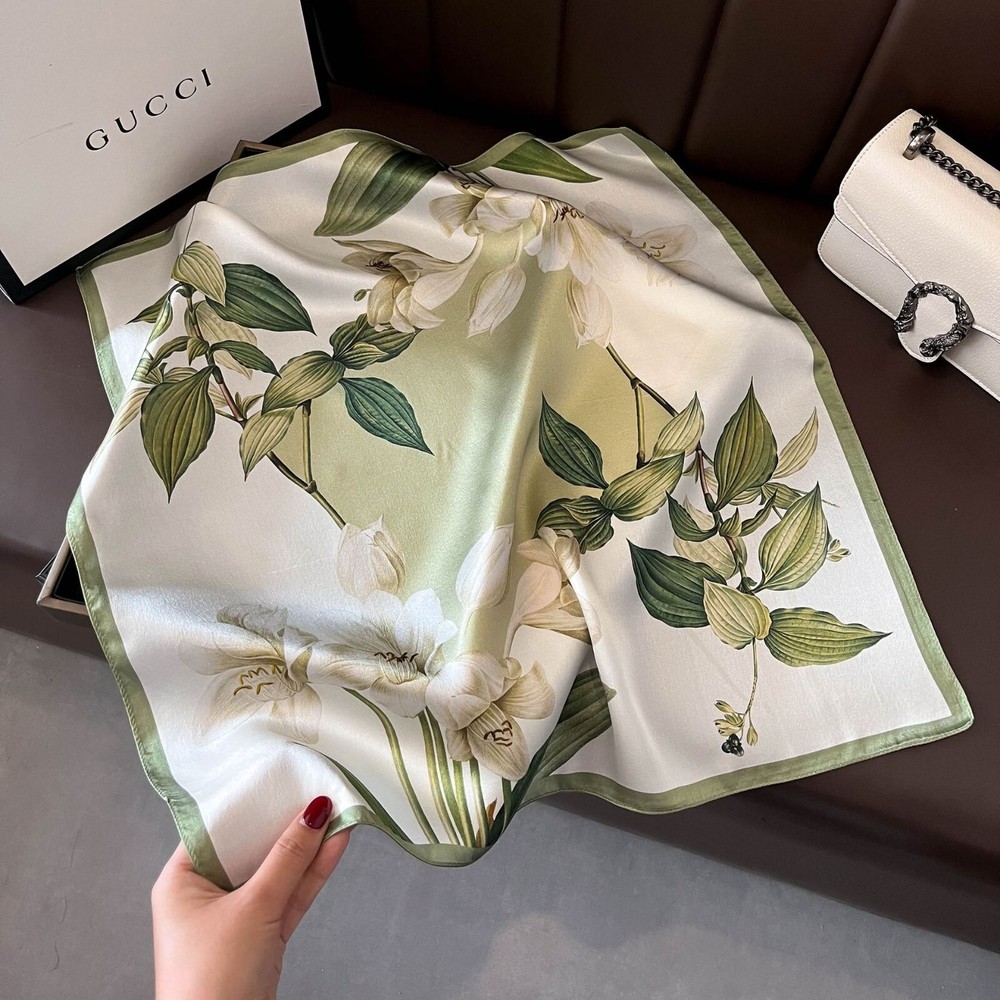 100% Silk Scarf Women Vintage Green Flower Kerchief Square Bandana Wrap 53*53cm