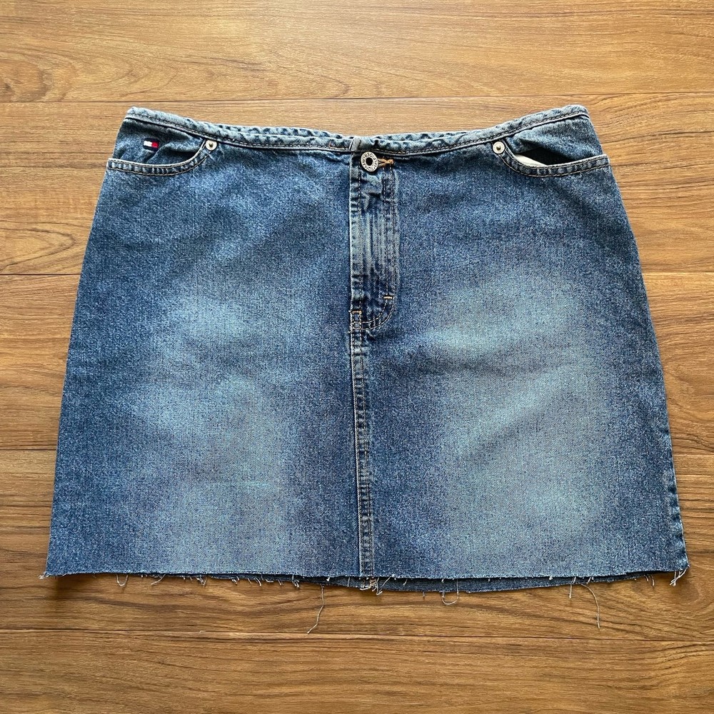 VTG  Tommy Hilfiger Mini Skirt Denim Woman’s  Blue Jean Raw Hem 90s Y2K  Size 10