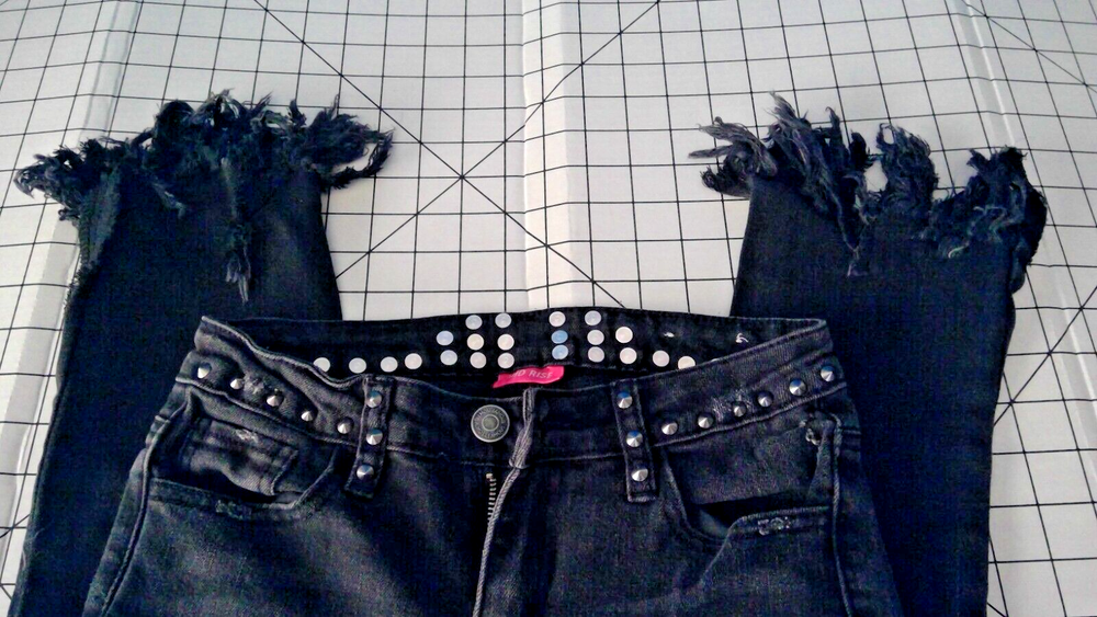 Hot Topic Almost Famous Black Distressed Studded Super Skinny Jeans Size 1-image