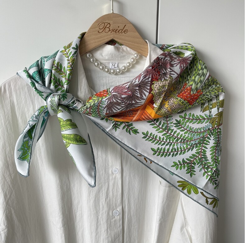 Pure 18 Momme Twill Silk Wrap Scarf Bandanna Jungle Print Square Shawl 35’’new