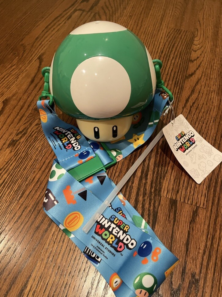 Super Nintendo World Green 1-Up Mushroom Drink Sipper Cup Universal Studio Mario