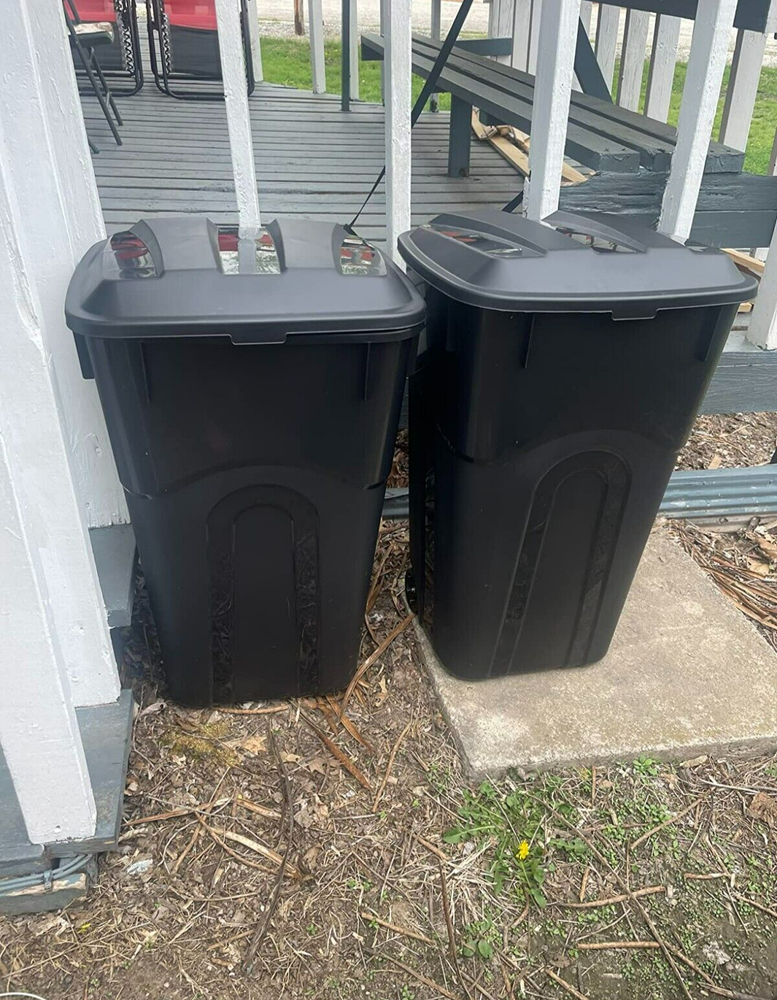 32 Gallon - 2 Pack Wheeled Outdoor Garbage Trash Can Bin with Lid and Handles