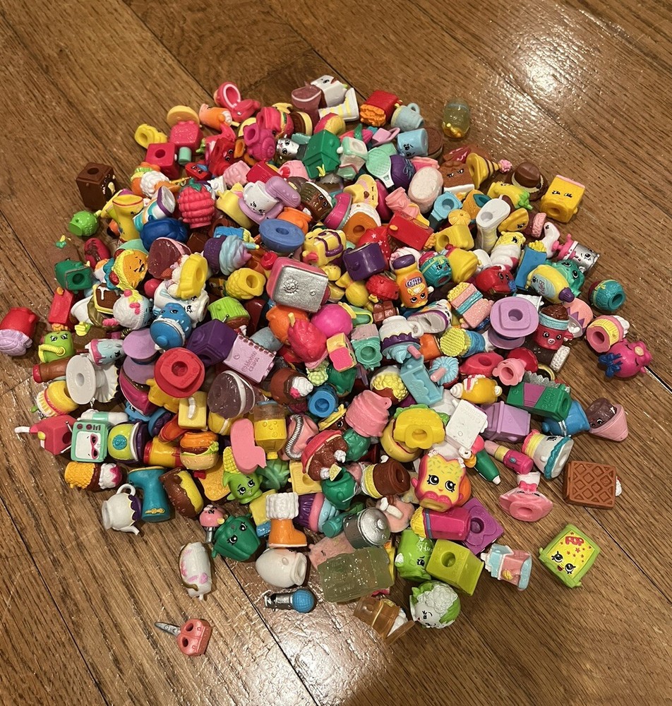 Shopkins Lot Of 20 Random Characters No Duplicates Gently Used