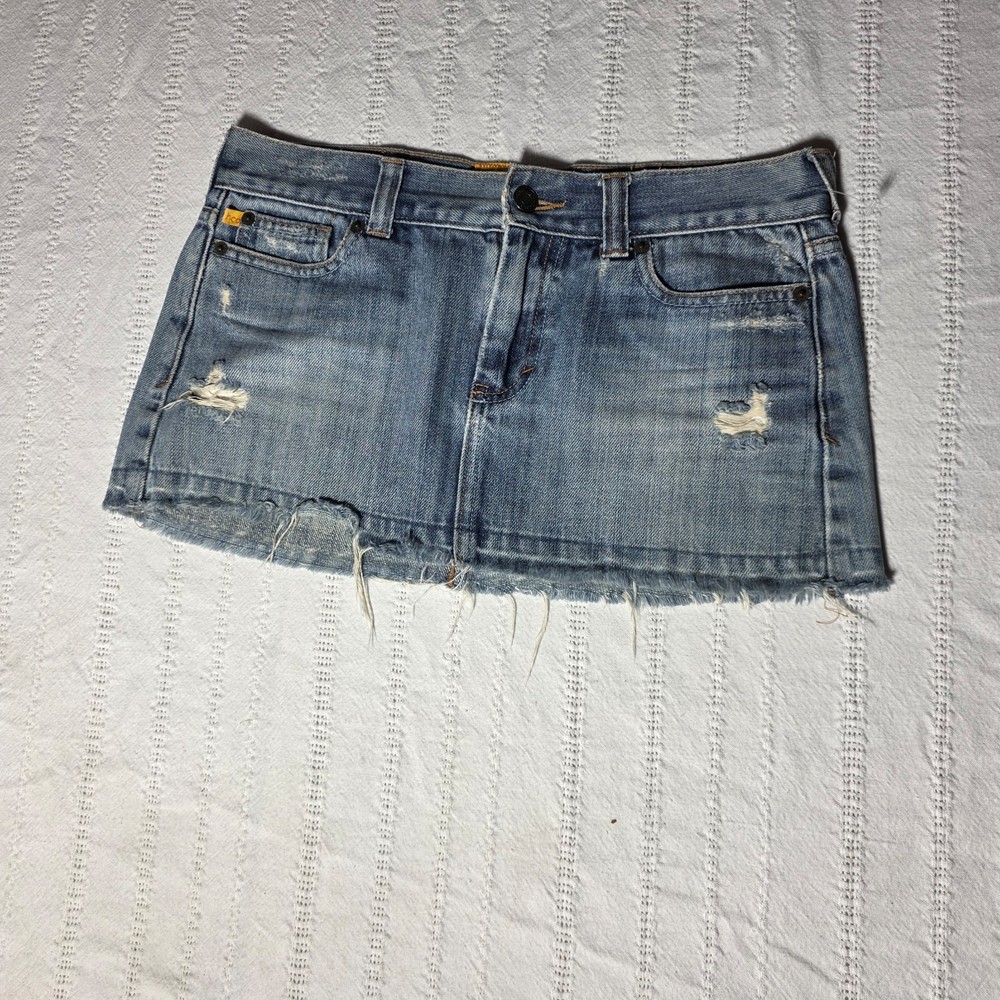 Hollister Distressed Denim Micro Mini Skirt Y2K Low Rise Raw Hem Size 3 W26