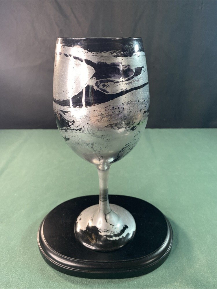 Large 9’’ Silver Streak Wine Glass