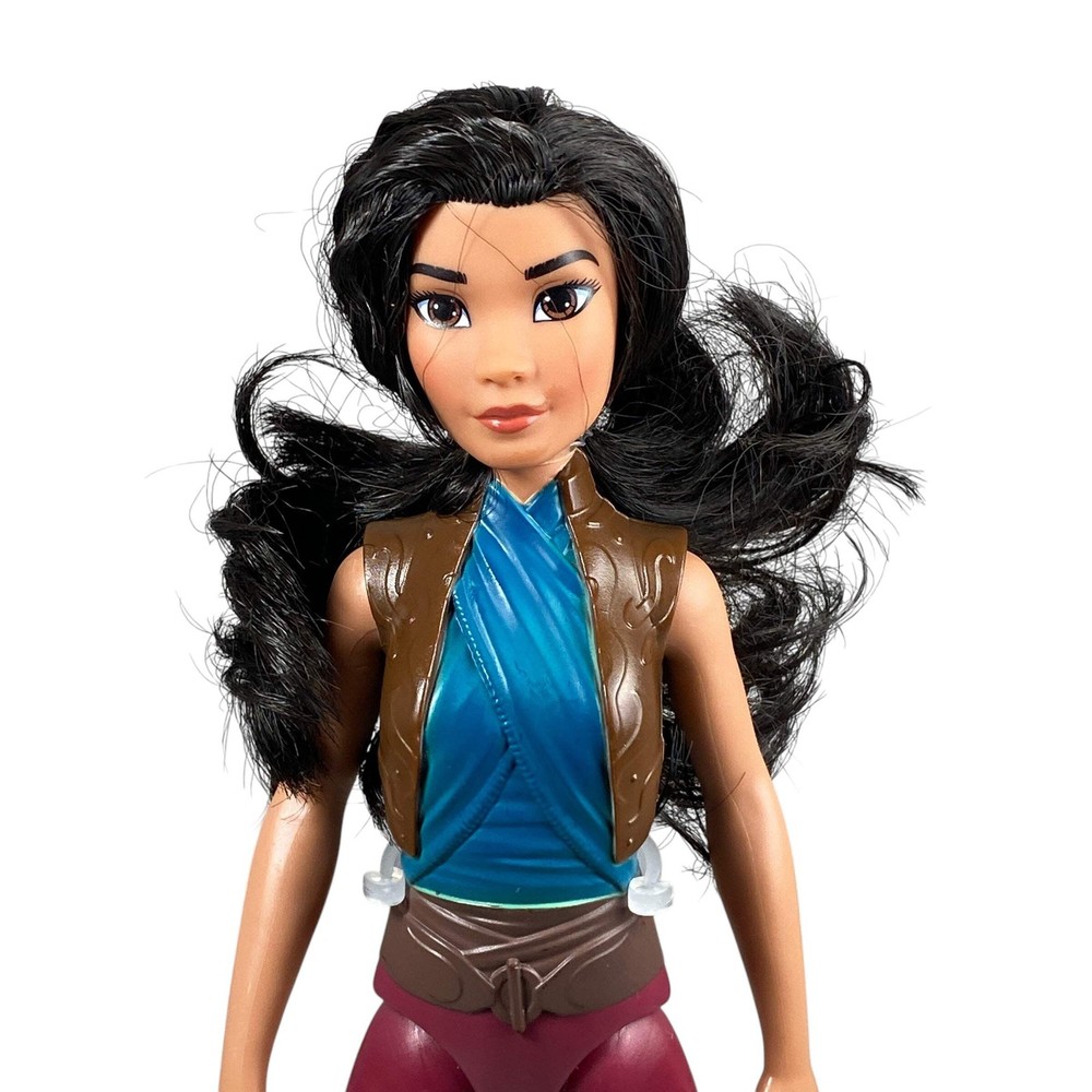 Disney Princess The Last Dragon Color Splash Raya Doll
