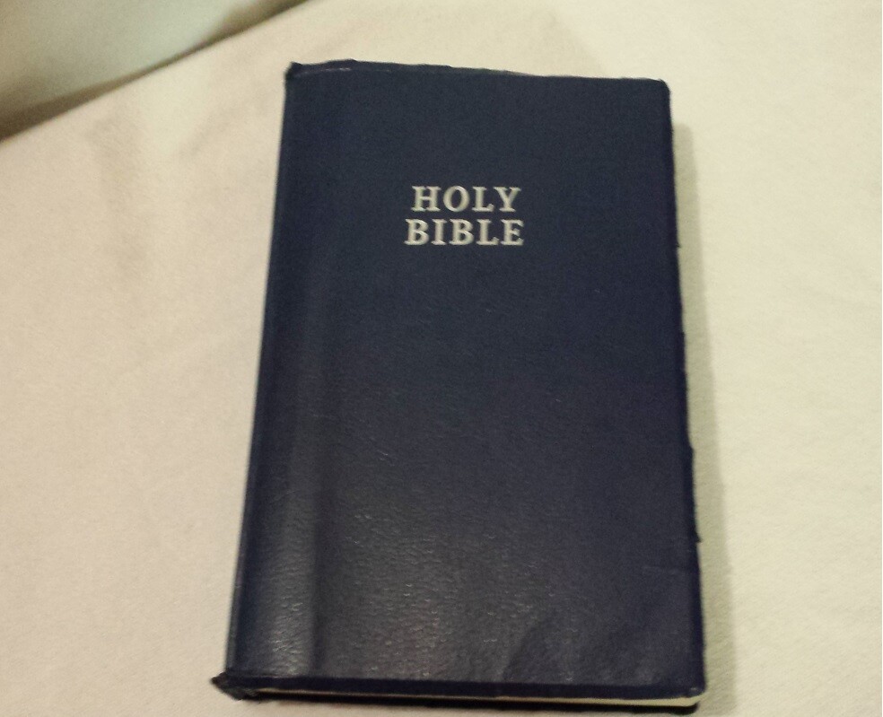 NIV Holy Bible Blue Imitation Leather Flexcover for Judeo-Christian Faith