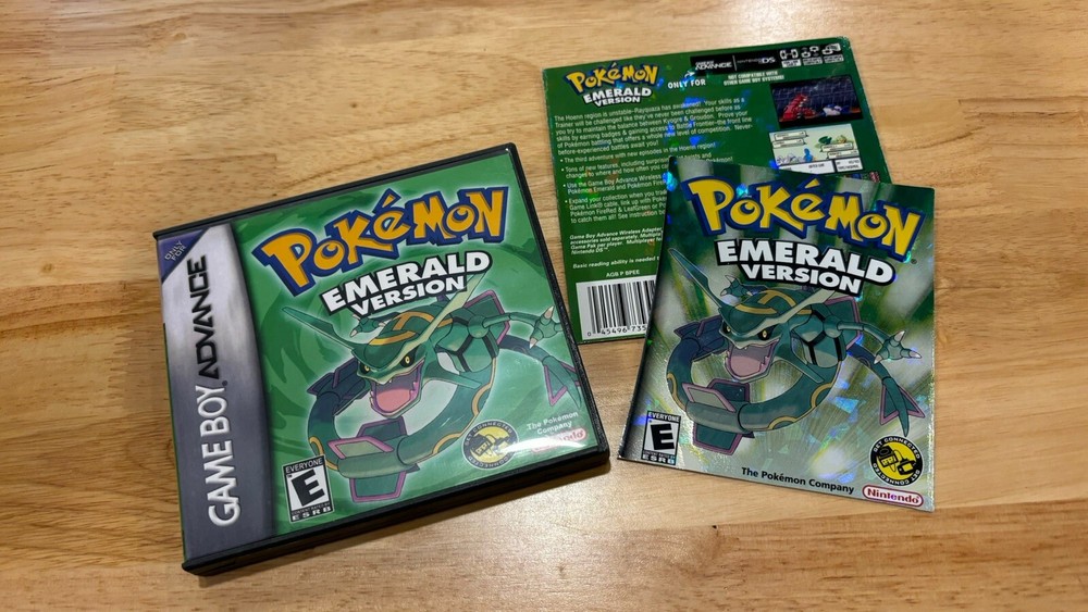 Pokemon Emerald Custom Case GameBoy Advanced