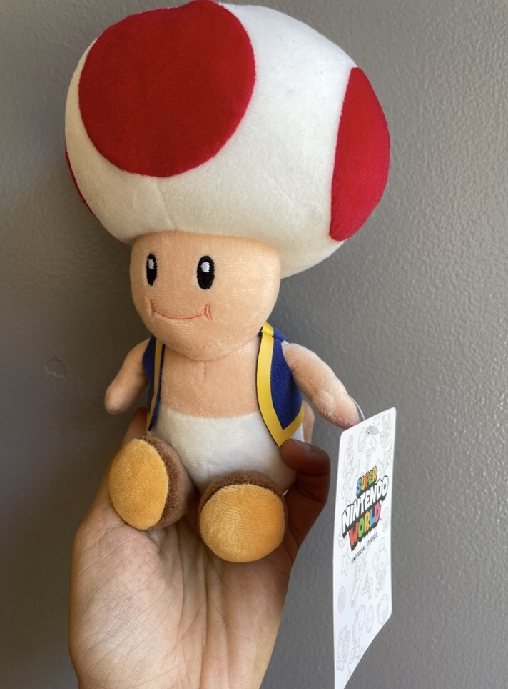 Super Nintendo World Toad 8.5” Plush Universal Studios Hollywood Mario Bros Epic