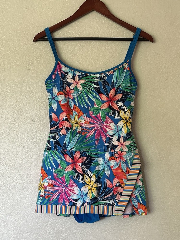 into the Bleu One Piece Women’s Floral Swimsuit Size 6 Bathingsuit