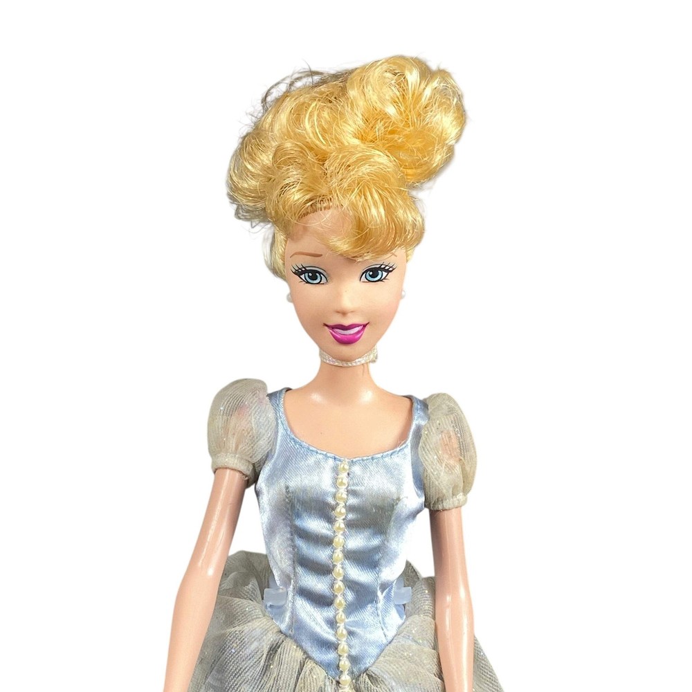2005 Disney Princess Cinderella #C339G Doll